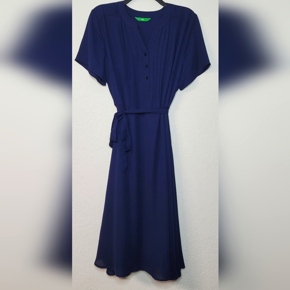Navy blue dip dress, never worn. Size large - Picture 1 of 10